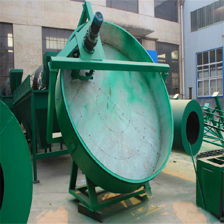 山川公司生產的制粒機展示